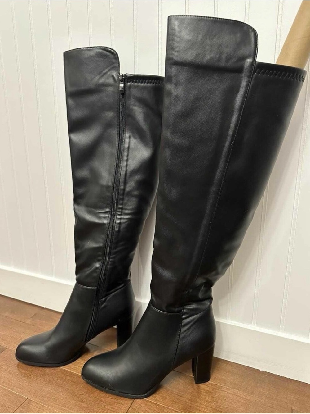 Size 43 Classic Black Knee-High Block Heel Boots.